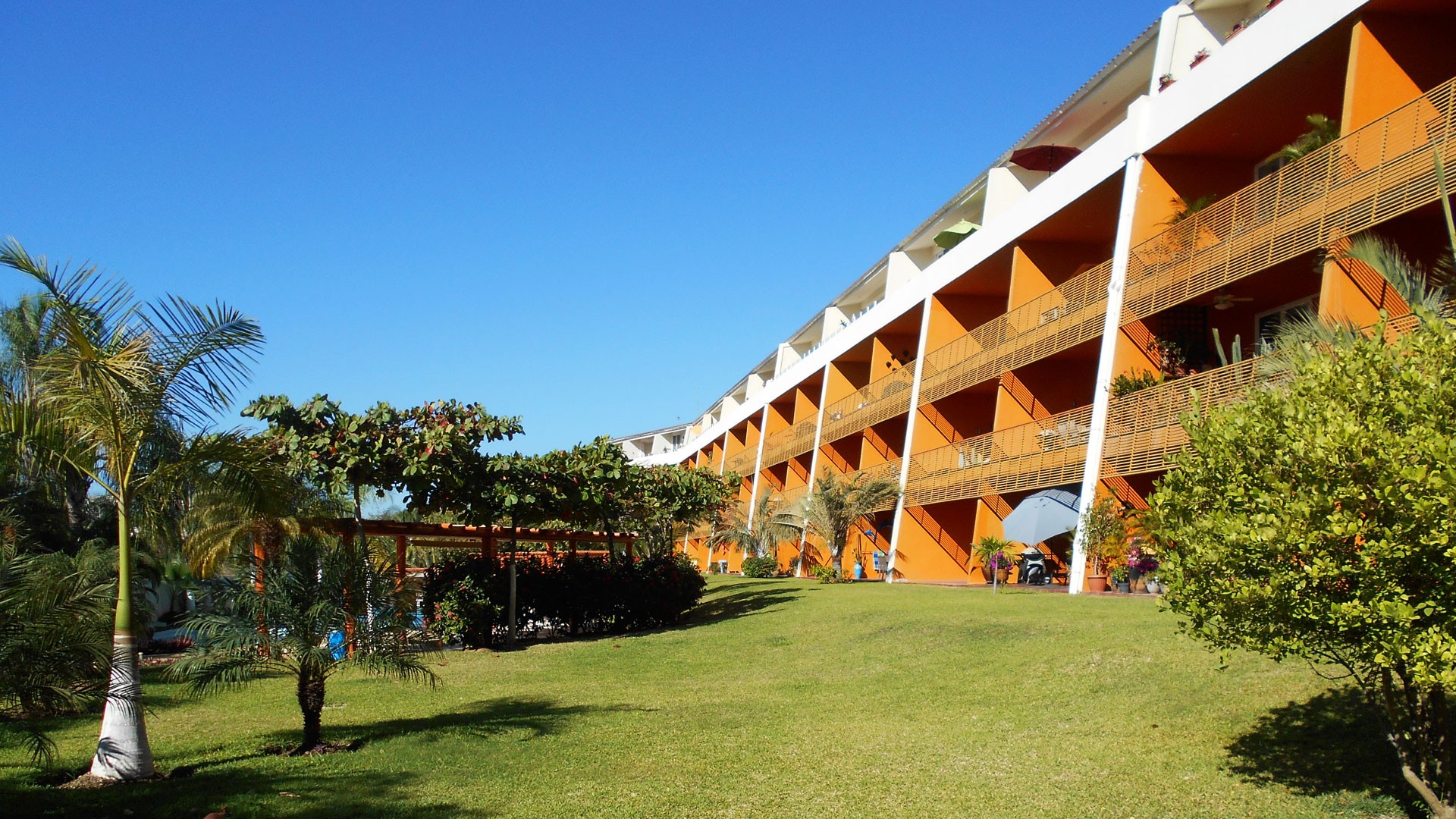 La Joya Huanacaxtle Condominiums in La Cruz, Riviera Nayarit. Its